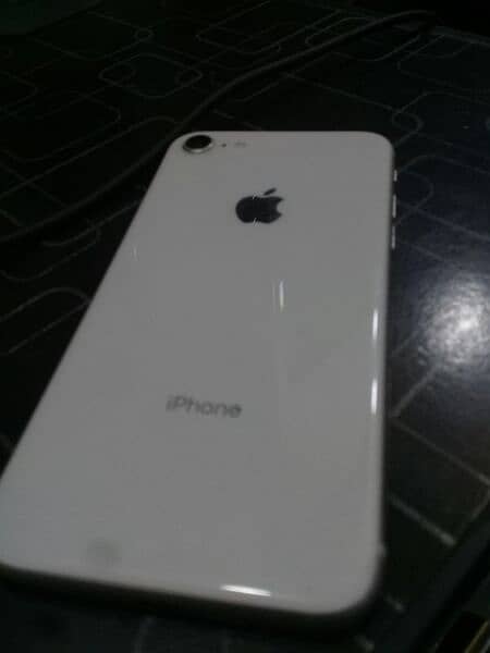 I phone 8 356gb bps o326.0088. 989 0