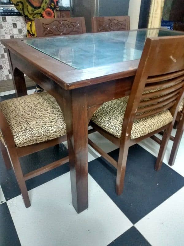 6 chair dining table in wood 4