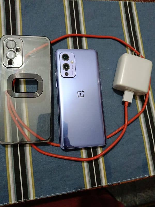 OnePlus 9 4