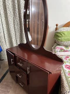 Dressing table