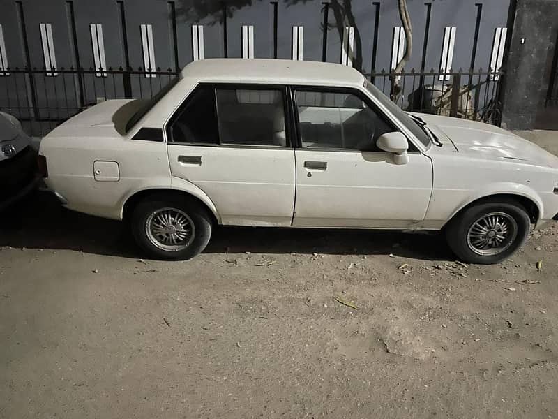 Toyota Corolla  1980 4