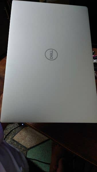 Dell XPS 13 core i7 8 gen 512 nvme 8 gb  ram 1