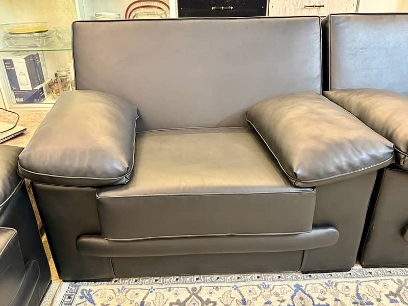 interwood 5 seater sofa set urgent sale 1