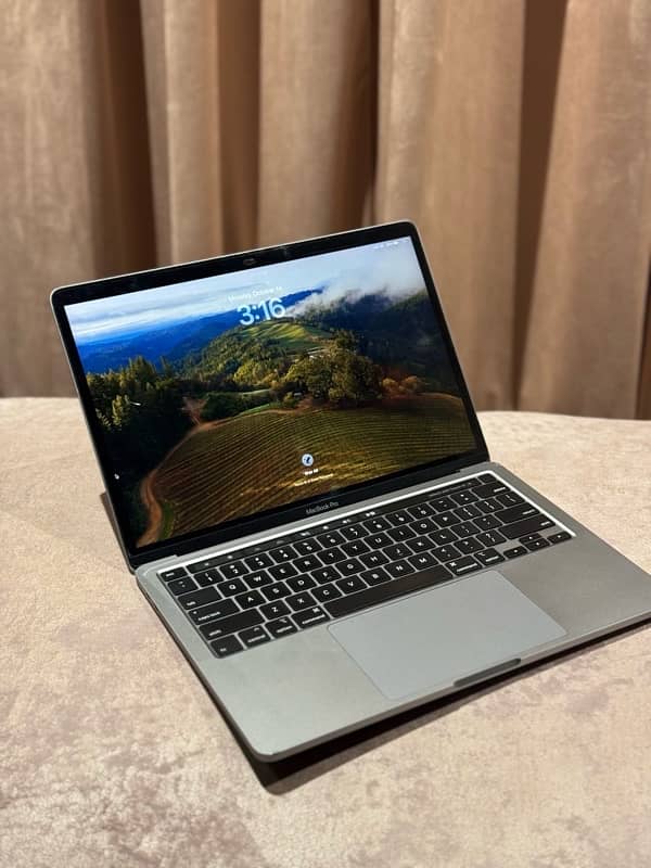 MacBook Pro 2020 i5 8/256 1