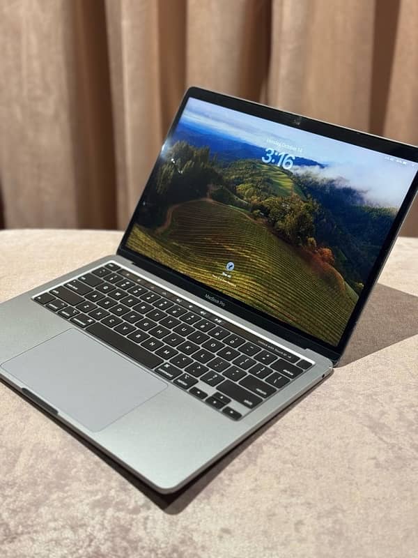 MacBook Pro 2020 i5 8/256 2