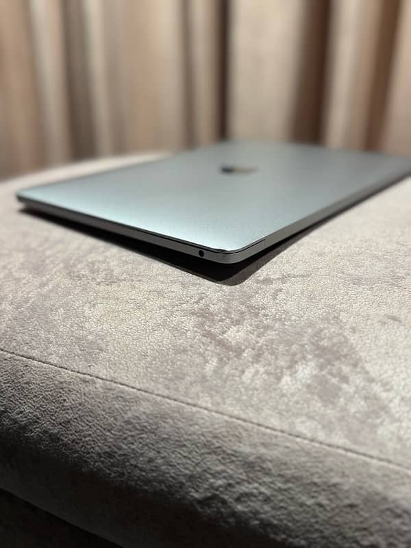 MacBook Pro 2020 i5 8/256 11