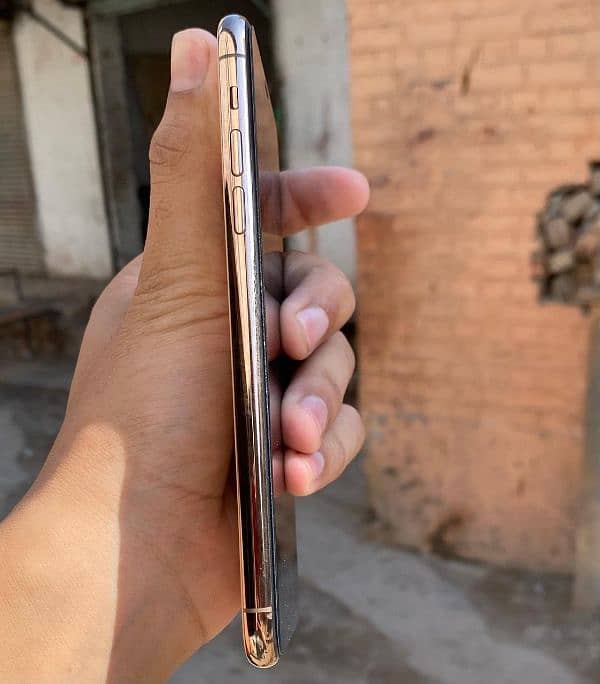 IPHONE 11 PRO MAX NON PTA 64GB FULL OKAY 1