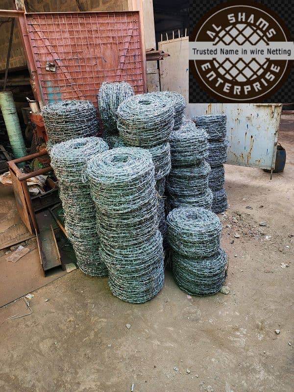 Chain link fence - Razor wire installation - Hesco bags - Crimped mesh 8