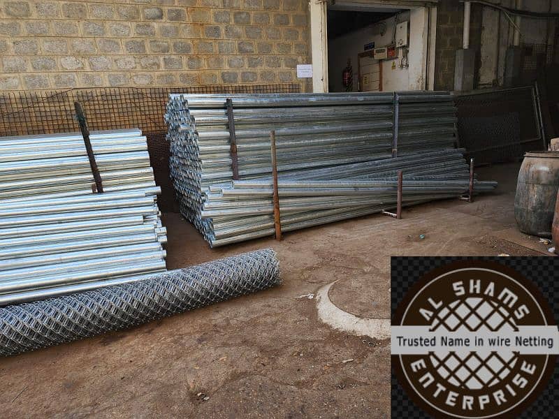 Chain link fence - Razor wire installation - Hesco bags - Crimped mesh 11