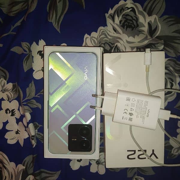 Vivo y22 4 64 with box charger 10 by 9 6