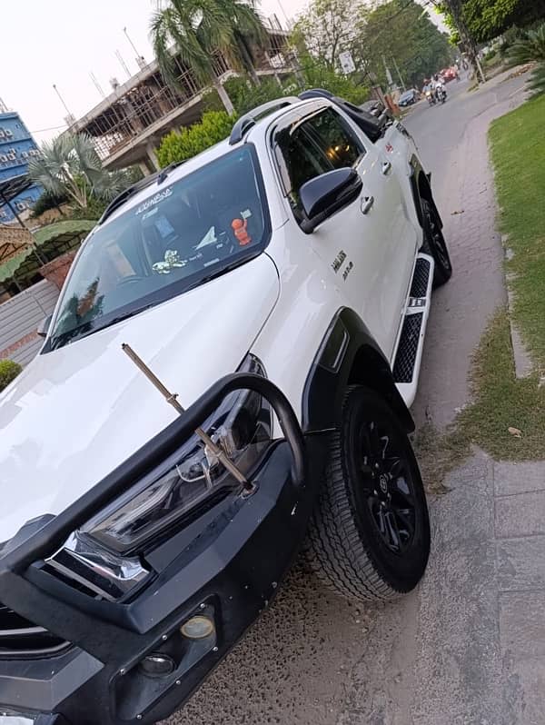 Toyota Hilux 2022 16