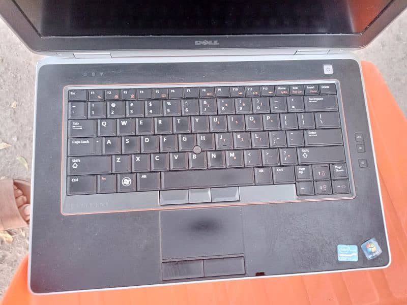 Dell i7 - slightly used 2