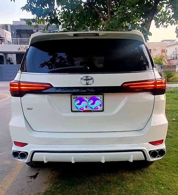 Toyota Fortuner V 2019 5