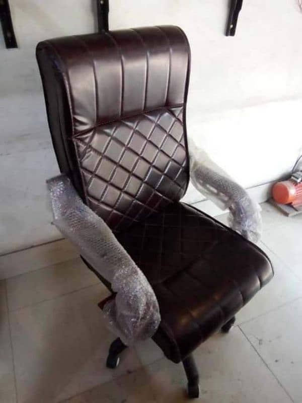 VIP office revolving boss chair available h with cash on delivery. 5