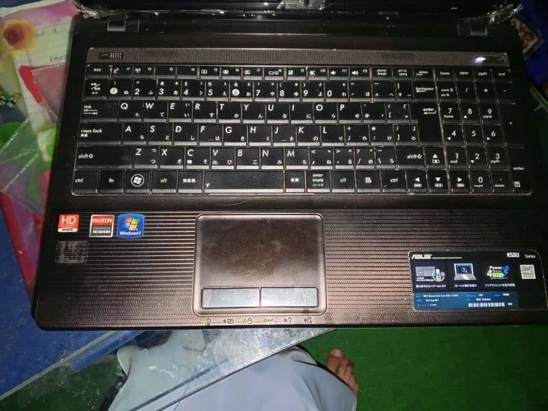 Laptop:ASUS 1