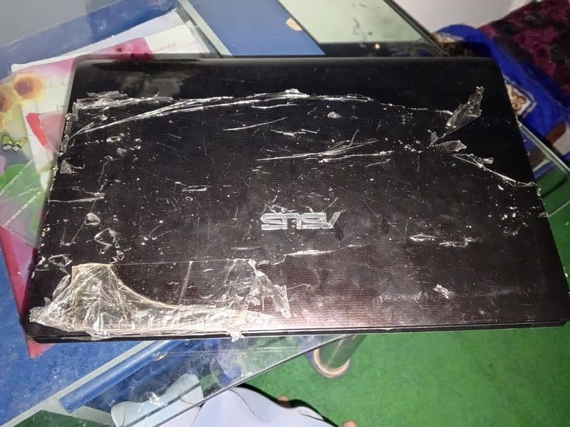 Laptop:ASUS 2