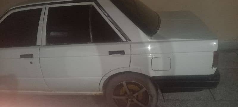 Nissan Sunny 1987 12