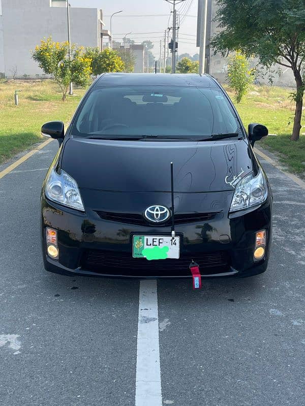 Toyota Prius 2011 1