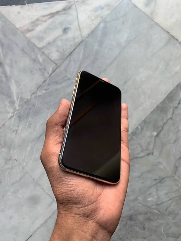 I Phone X Non PTA Factory Unlock 64GB Phone Number 03064206549 3