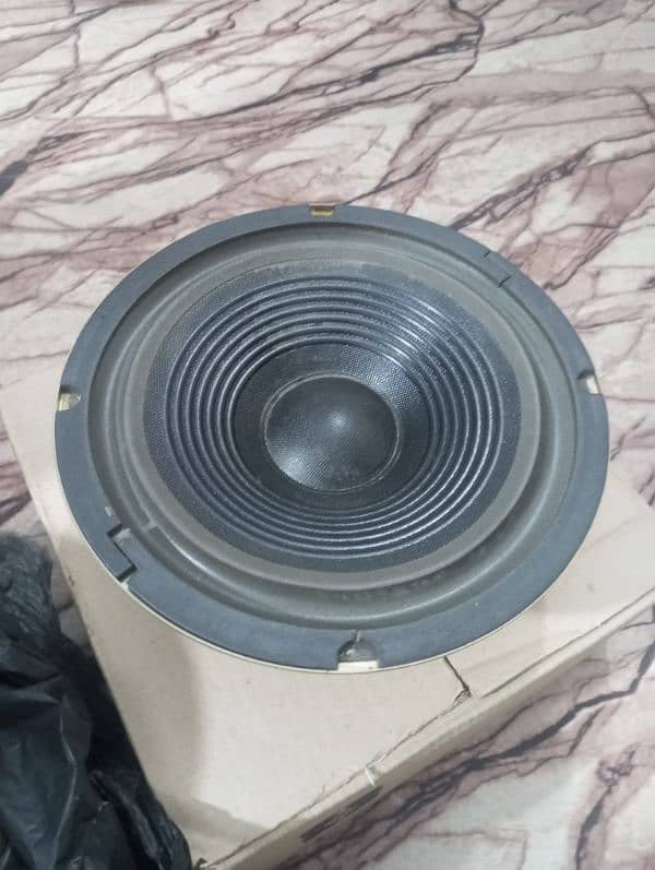 selling new speakers yamaha 3