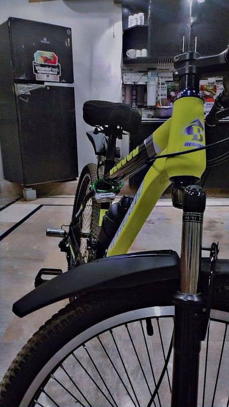 mountain Cycle Brand New bas 10 days use hai 3