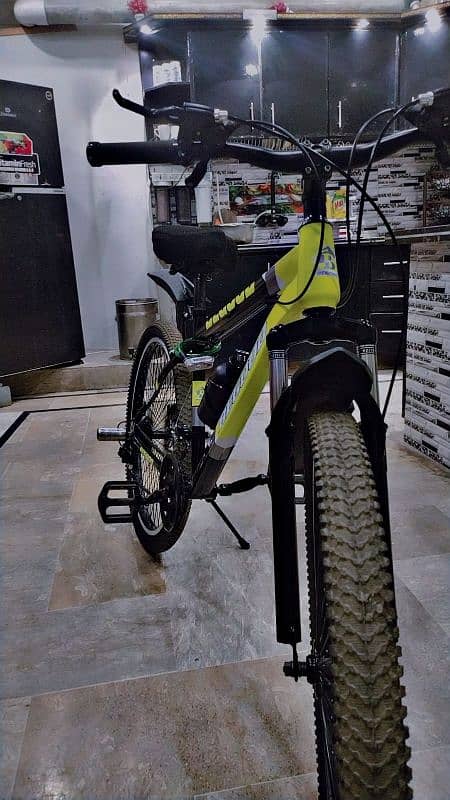 mountain Cycle Brand New bas 10 days use hai 6