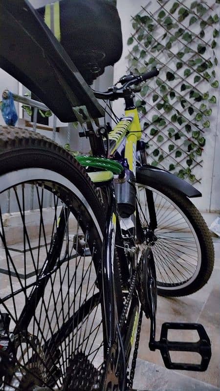 mountain Cycle Brand New bas 10 days use hai 11