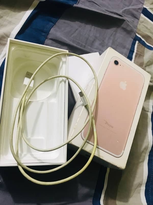 i phone 7 (pta approved) 32 gb 6