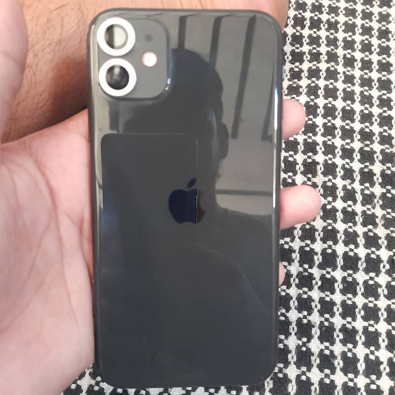 IPhone 11 64  non pta.   03132832431 4