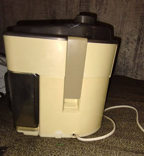 moulinex juicer machine original working 100% 3