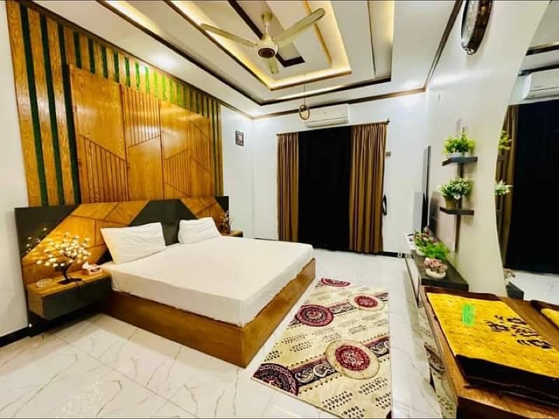 COUPLE ROOMS AVAILABLE KARACHI 0