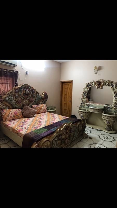 COUPLE ROOMS AVAILABLE KARACHI 6