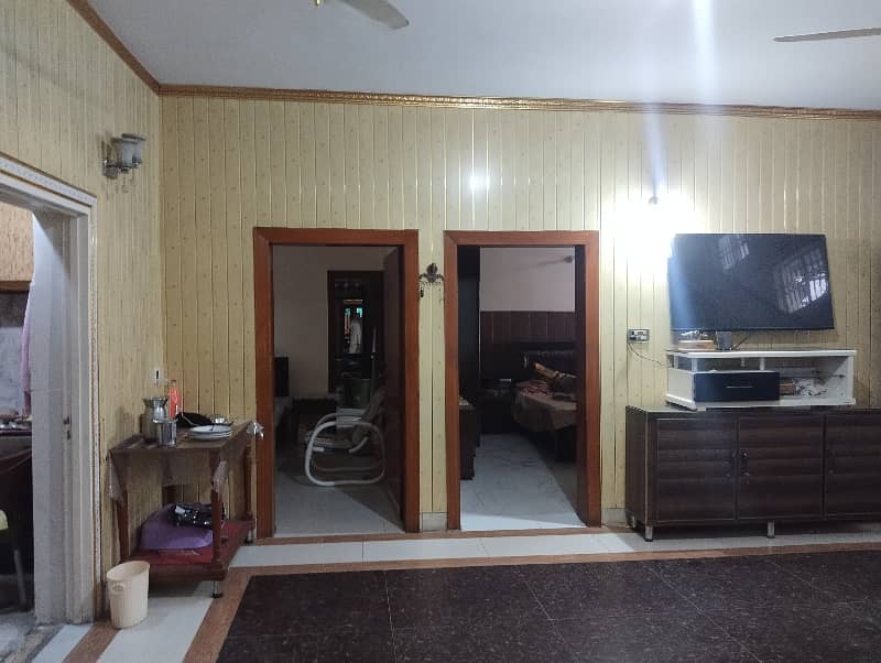 20 Marla Lower Portion Available For Rent In Township Lahore 7