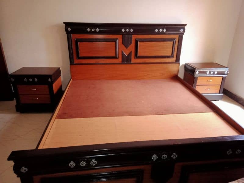 KING SIZE BED IS FOR SALE 0