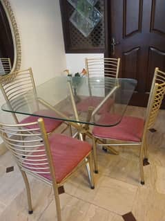 dinning table with 4 chairs 0