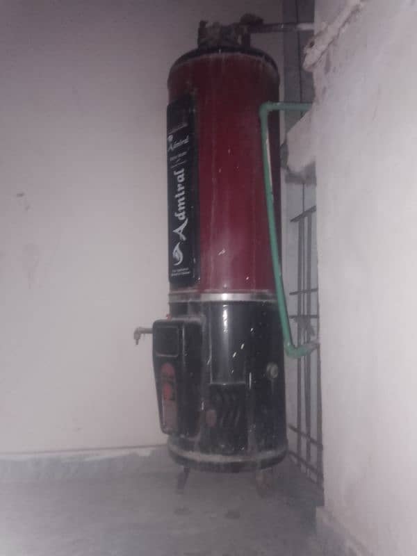 admiral gas geyser in use good condition 1