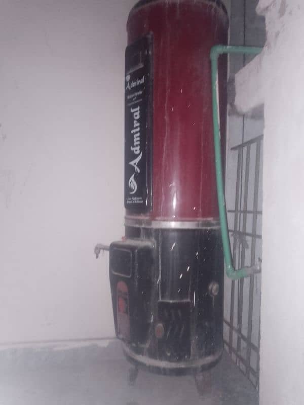 admiral gas geyser in use good condition 2