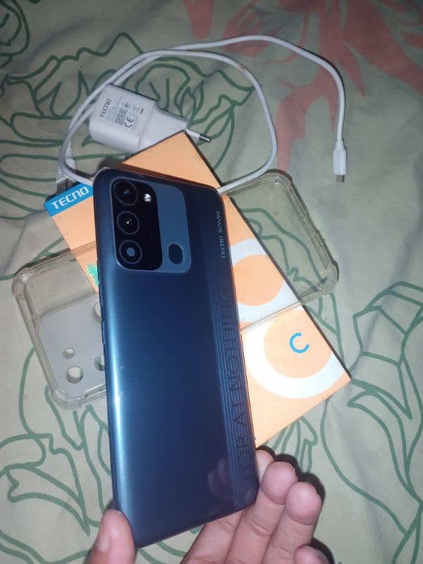 Tecno spark 8c 2