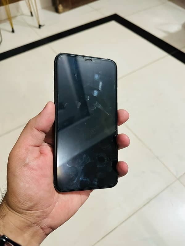 Iphone 11 Pro Max 64 GB PTA approved 1