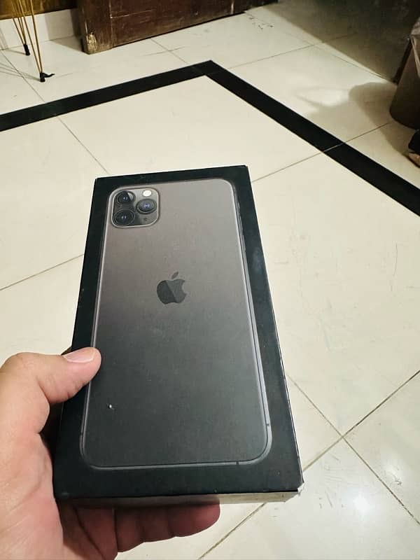 Iphone 11 Pro Max 64 GB PTA approved 10