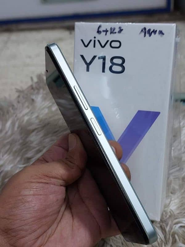 vivo y18 6/128 GB 03220889193 my what'sap 2