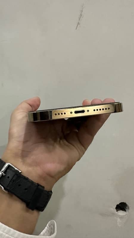 Iphone 12 pro max 128gb pta approved 3