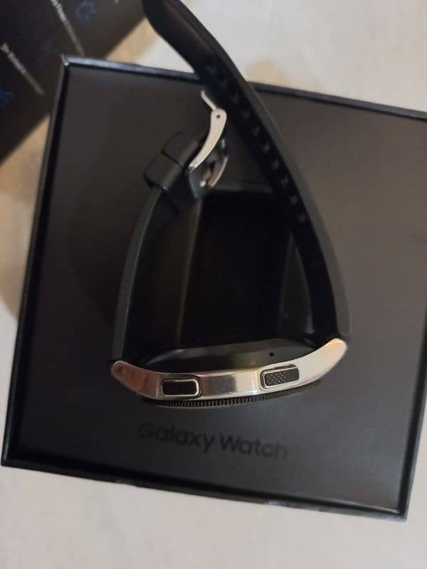 Samsung Galaxy S4 Classic 46mm Smart watch 3