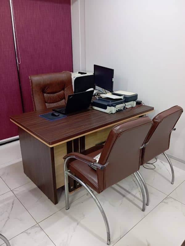 Selling all office furniture 11