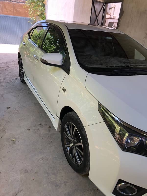 Toyota Altis Grande 2017 4