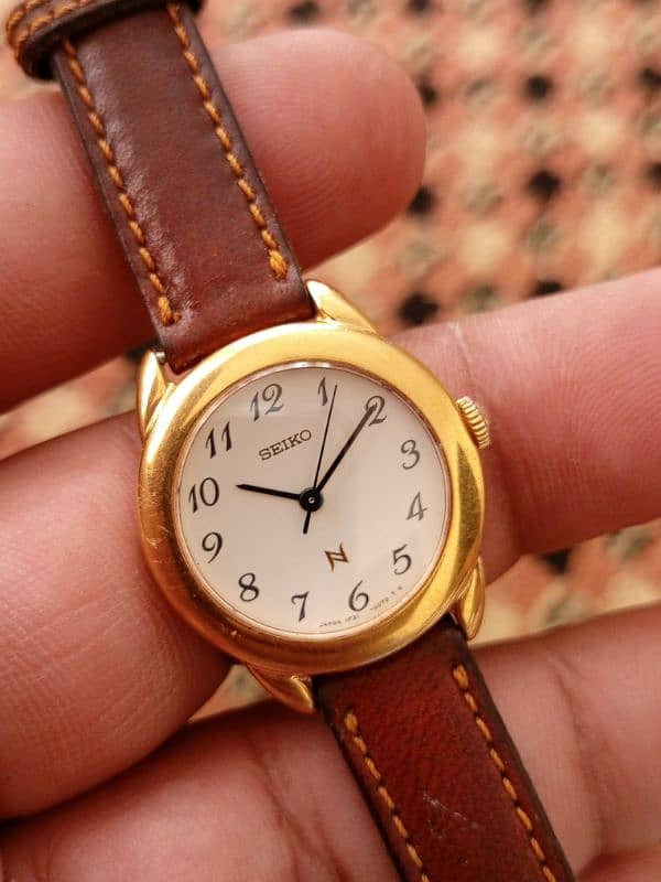 AMERICAN TEN QUARTZ WATCH 10