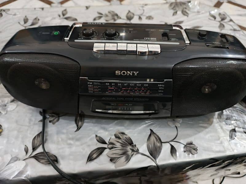 Sony Vintage Radio - Sony CFS-B5S Radio Cassette Recorder 7