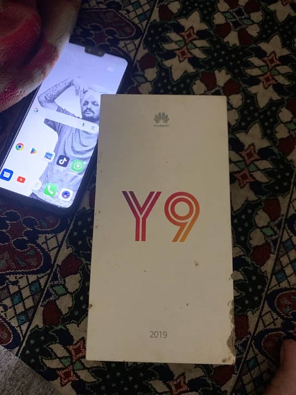 Huawei Y9 2019 8/10 64/4 4