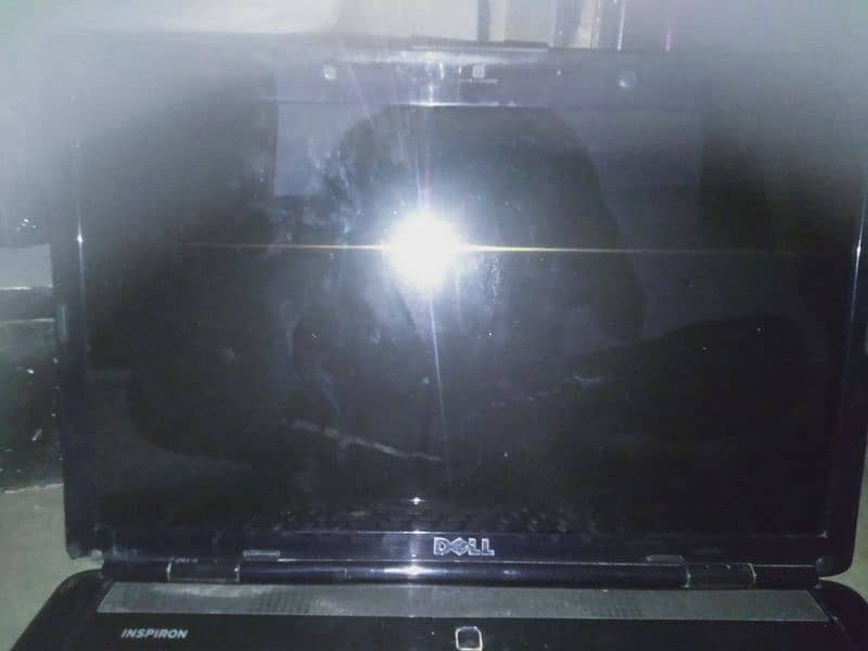 DEEL laptop black colour without charger pin window 7 generation2 8