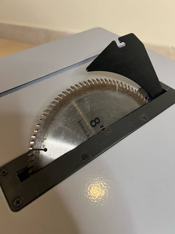 Table Saw with Blade 3